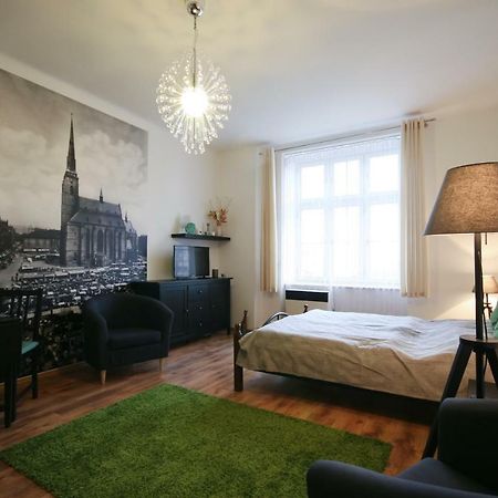 Apartman Mrakodrap Plzeň Exteriör bild