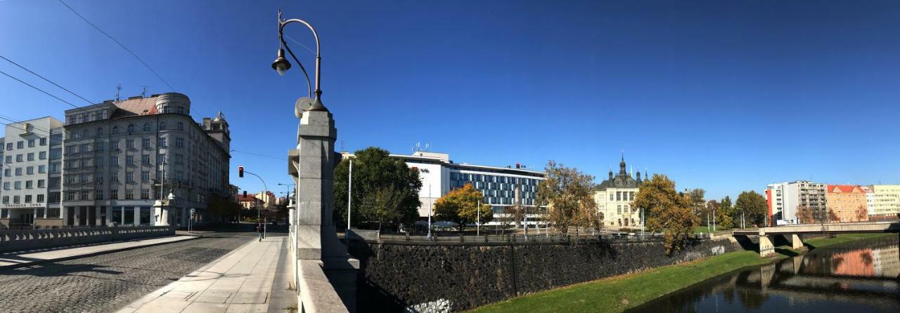 Apartman Mrakodrap Plzeň Exteriör bild